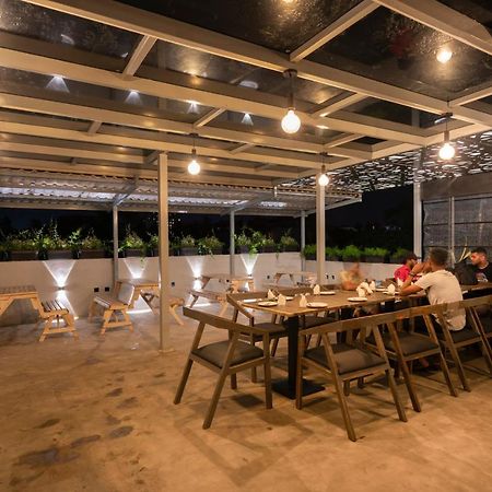 Hotel Gentz Residency & Restaurant Kolombo Exteriér fotografie